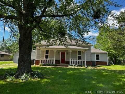 1211 N Jay Street, Claremore, OK 74017