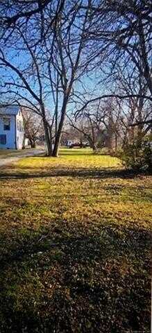 205 E 7th Street, Dewey, OK 74029