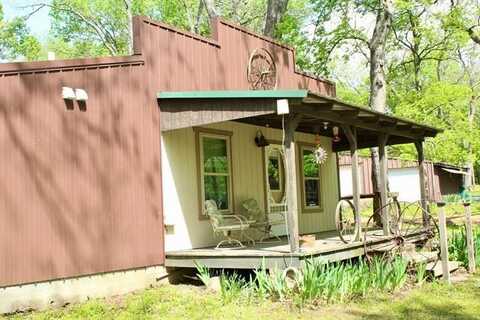 1005 N Osage Street, Chouteau, OK 74337