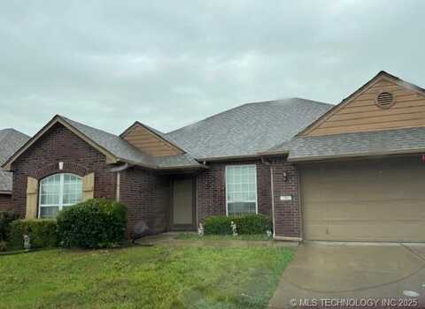 708 E Boston Street, Broken Arrow, OK 74012