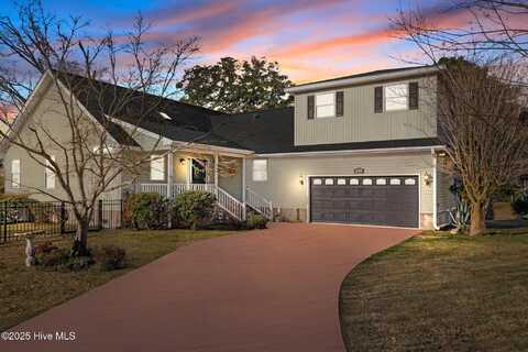 706 Church Street, Oriental, NC 28571