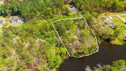 176 Country Club Drive W, Minnesott Beach, NC 28510