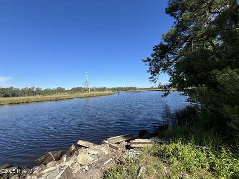 21 N Berne Landing Road, New Bern, NC 28560