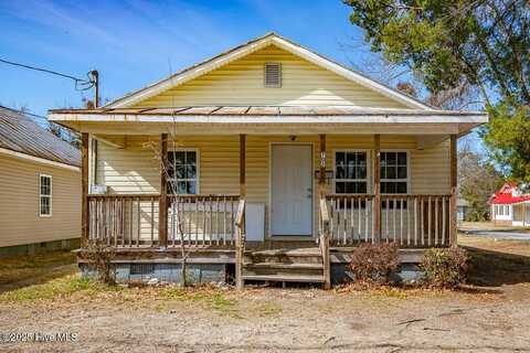 702 Contentnea Avenue, New Bern, NC 28560