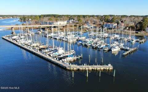 516 S Water Street, Oriental, NC 28571