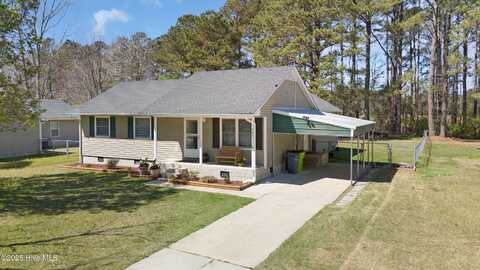 300 Commons Court, New Bern, NC 28560