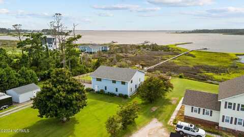 221 Lawrence Road, Beaufort, NC 28516