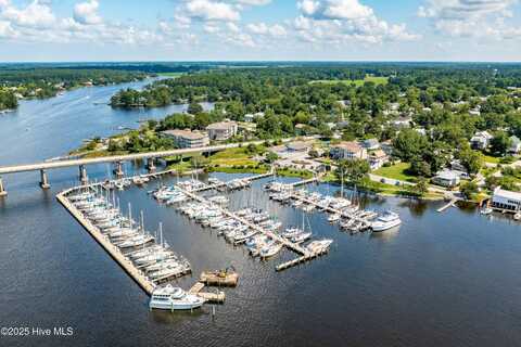 516 S Water Street, Oriental, NC 28571