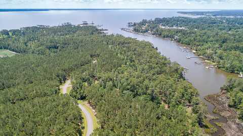 48 Madison Avenue, Oriental, NC 28571