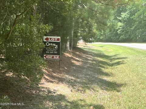 129 Winding Creek Drive, Oriental, NC 28571