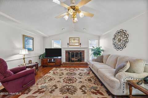 437 E Kornegay Street, Dover, NC 28526