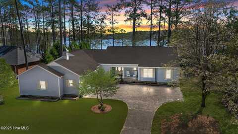 38 Shore Drive E, Oriental, NC 28571