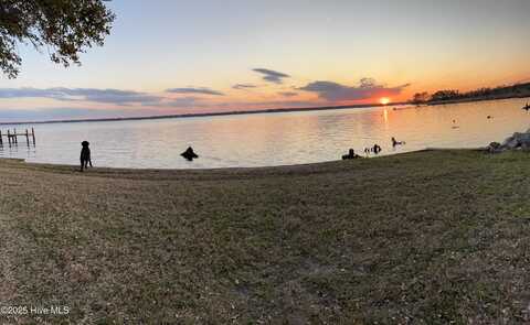 175 Broad Creek Road, New Bern, NC 28560
