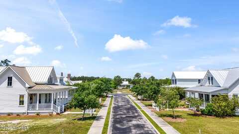 81 Boathouse Road, Oriental, NC 28571