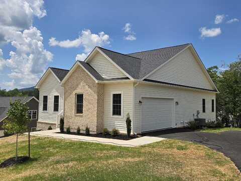 5548 Old Grove Lane, Salem, VA 24153