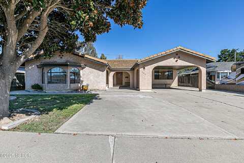 805 E Bush Avenue, Lompoc, CA 93436