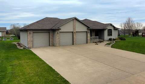 540 14th St SE, Sioux Center, IA 51250