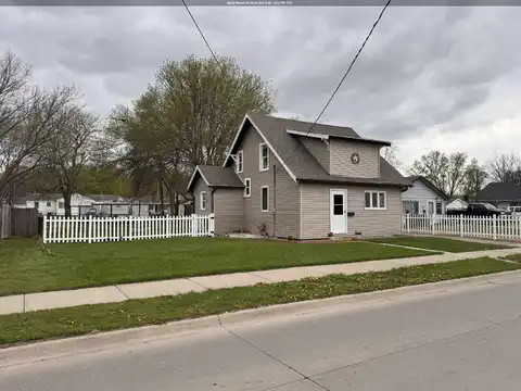 2211 Myrtle St, Sioux City, IA 51103