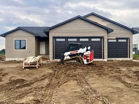 708 17th St SE, Orange City, IA 51041