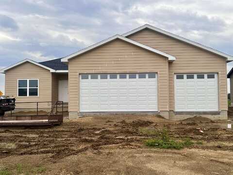 710 17th St SE, Orange City, IA 51041