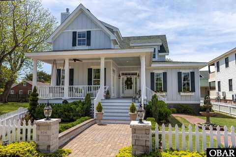 504 Lord Essex Avenue, Manteo, NC 27954
