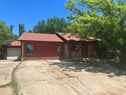 816 N Ramblin Oaks Drive, Moore, OK 73160