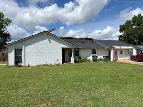 2725 Owen Drive, Clinton, OK 73601