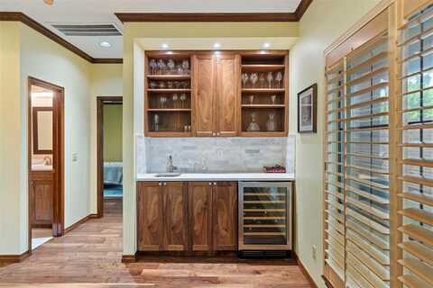 6208 Waterford Boulevard, Oklahoma City, OK 73118