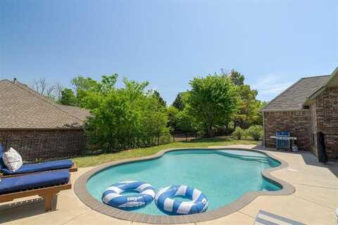 109 Lakeview Court, Edmond, OK 73003