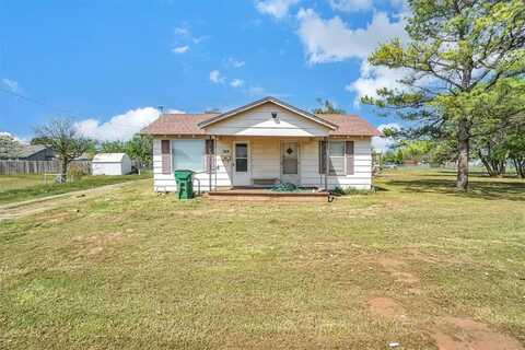 705 E Cleveland Street, Mangum, OK 73554