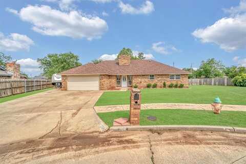 704 Canterbury Boulevard, Altus, OK 73521