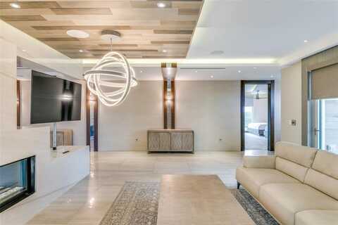 4005 Gaston Avenue, Dallas, TX 75246