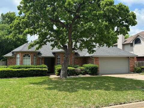 4914 Oldfield Drive, Arlington, TX 76016