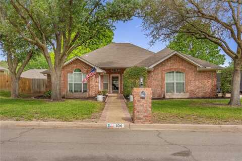 104 Whispering Meadows Drive, Hewitt, TX 76643