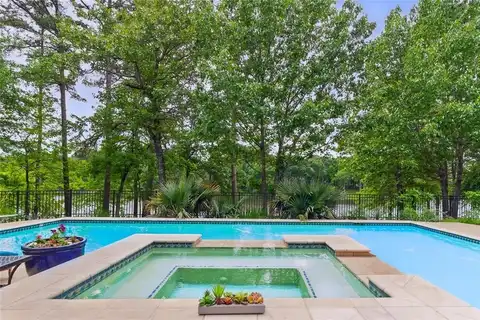 1940 Stonegate Circle, Tyler, TX 75703