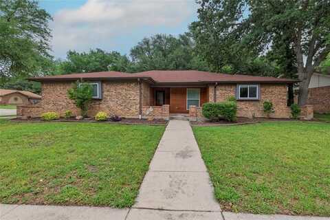 2601 Greenwood Court, Bedford, TX 76021