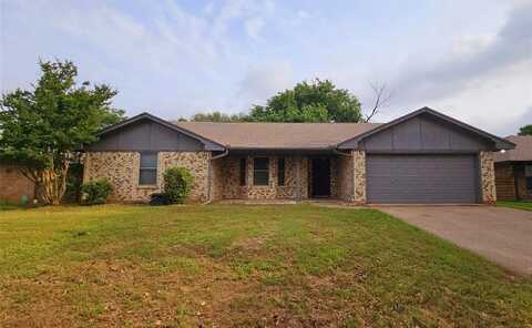 1015 De Pauw Drive, Arlington, TX 76012