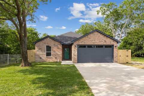 1307 E First north Street, Kaufman, TX 75142