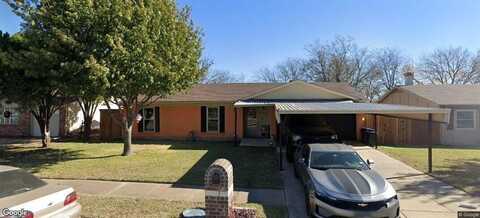 628 Thompson Street, Everman, TX 76140