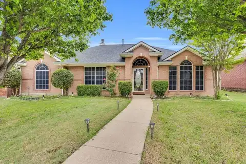 1136 Essex Drive, Cedar Hill, TX 75104