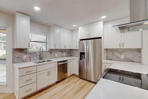 3901 Willow Way Road, Fort Worth, TX 76133