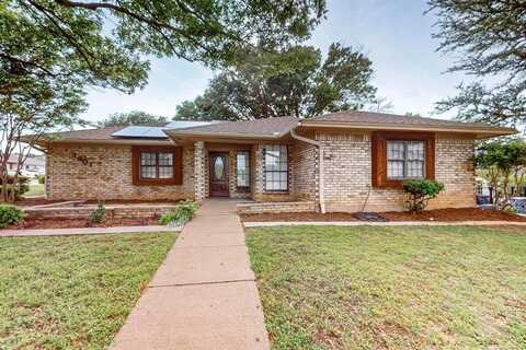 3901 Willow Way Road, Fort Worth, TX 76133