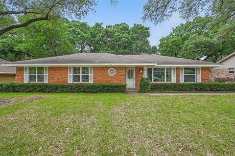 2221 Prince John Drive, Grand Prairie, TX 75050