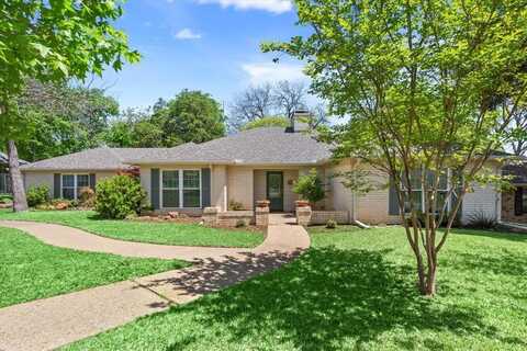 3301 Fox Hollow Circle, Waco, TX 76708