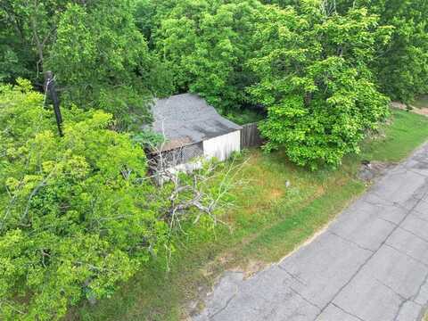 1204 S 5th Street, Bonham, TX 75418