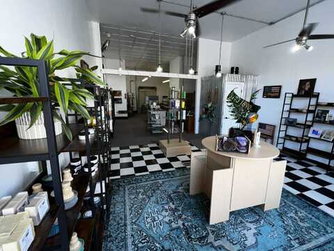 108 E 1ST ST, Ellsworth, KS 67439