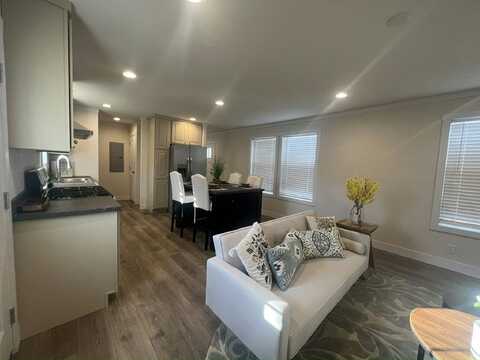 582 Cimarron, Lake Elmo, MN 55042