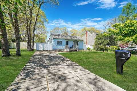 72 Wendy Drive, Farmingville, NY 11738