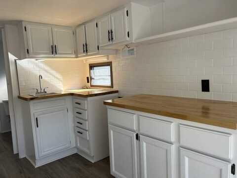 16731 US-301, Dade City, FL 33523