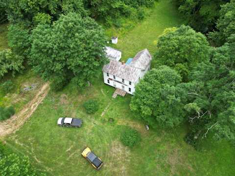 604 Stringtown Road, Looneyville, WV 25259